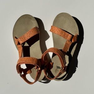TEVA Platform Peach Sandals